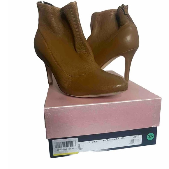 Women’s L’ Arianna Italian leather stretch globe bootie size 38.5.‎ Round toe - Picture 1 of 6
